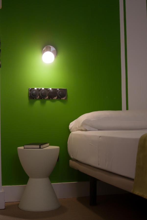 Hostal Santa Ana Colors Madrid Dış mekan fotoğraf