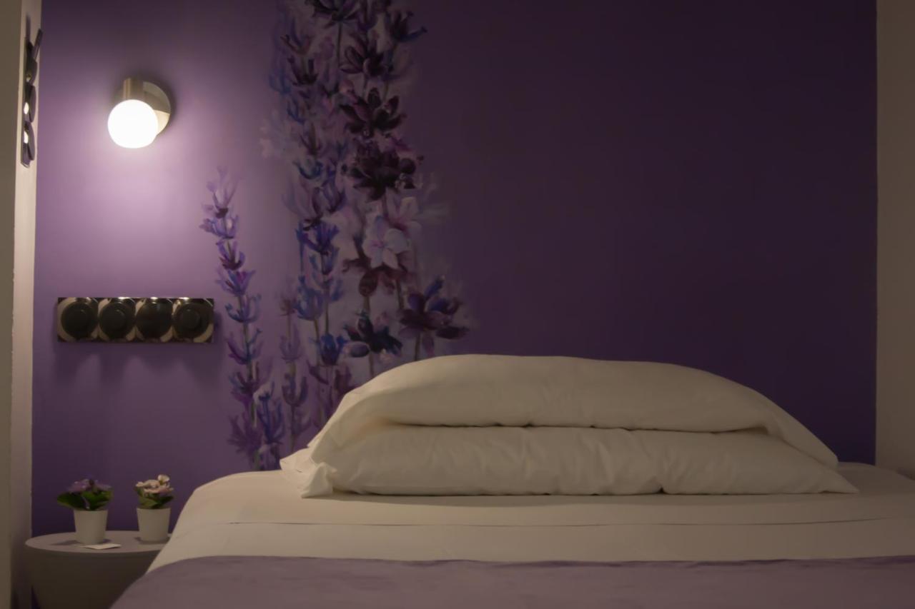 Hostal Santa Ana Colors Madrid Dış mekan fotoğraf
