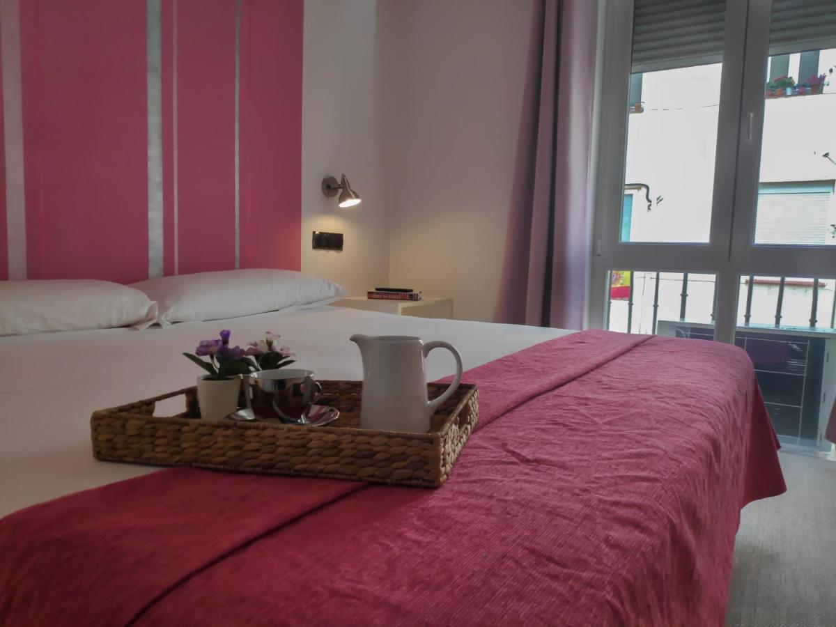 Hostal Santa Ana Colors Madrid Dış mekan fotoğraf