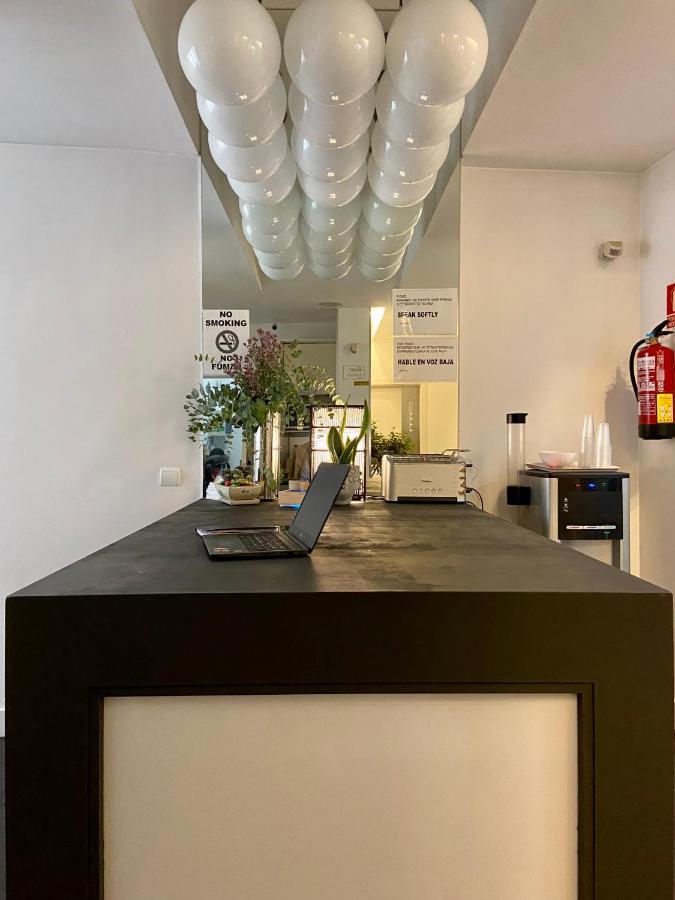 Hostal Santa Ana Colors Madrid Dış mekan fotoğraf