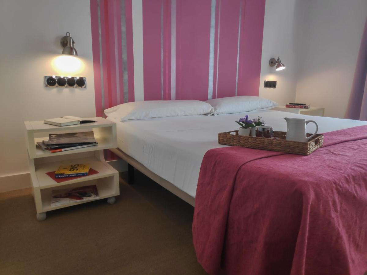 Hostal Santa Ana Colors Madrid Dış mekan fotoğraf