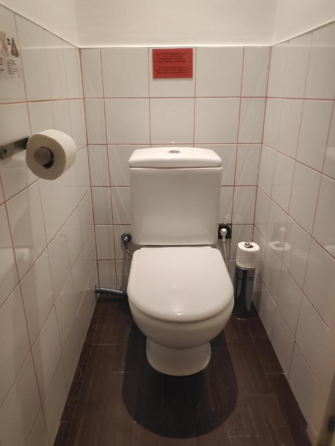 Hostal Santa Ana Colors Madrid Dış mekan fotoğraf