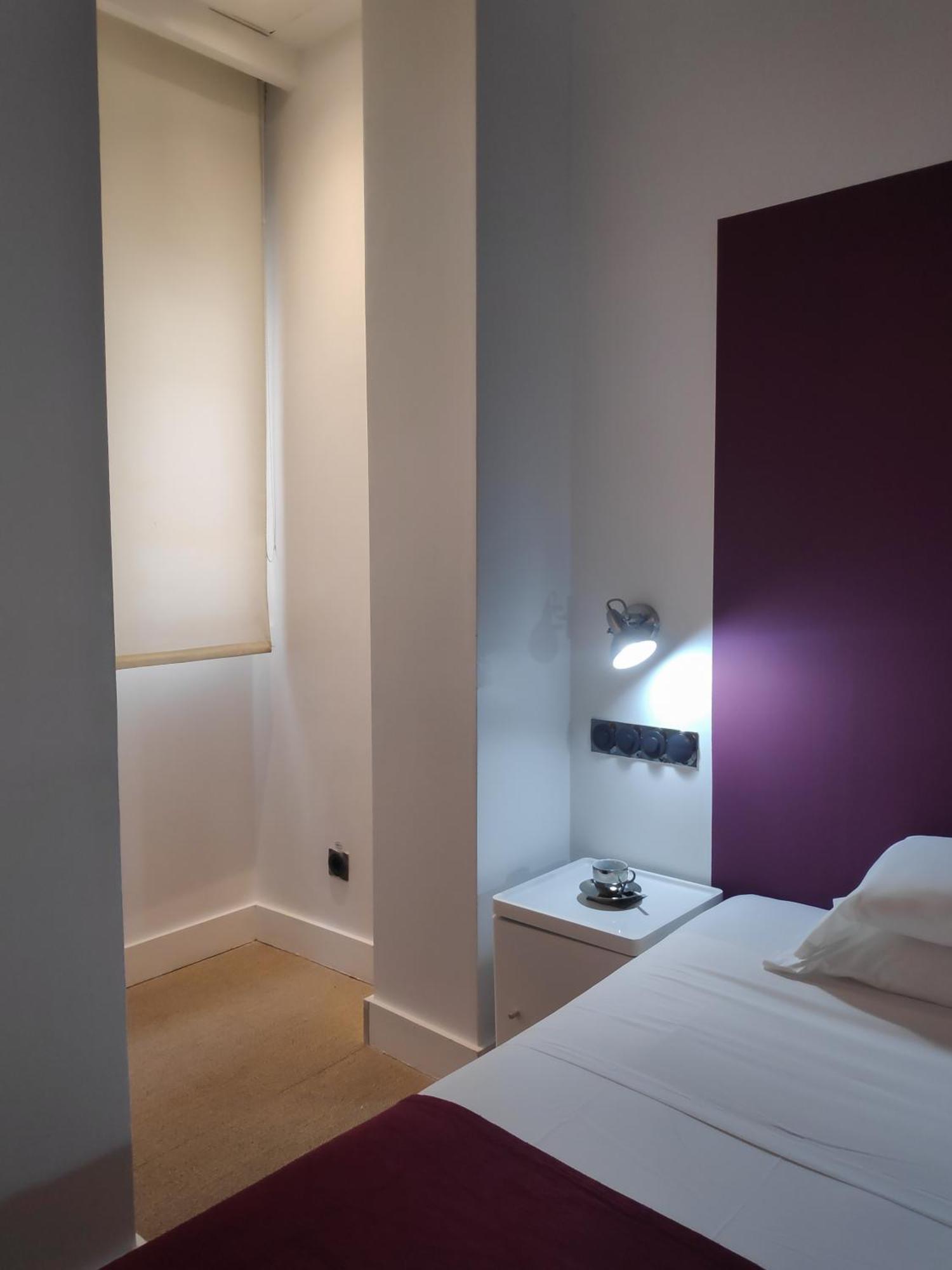 Hostal Santa Ana Colors Madrid Dış mekan fotoğraf