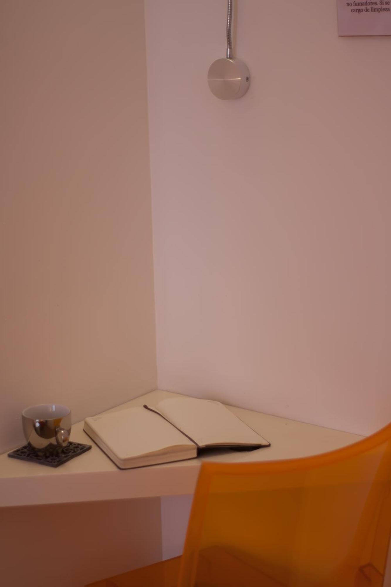 Hostal Santa Ana Colors Madrid Dış mekan fotoğraf