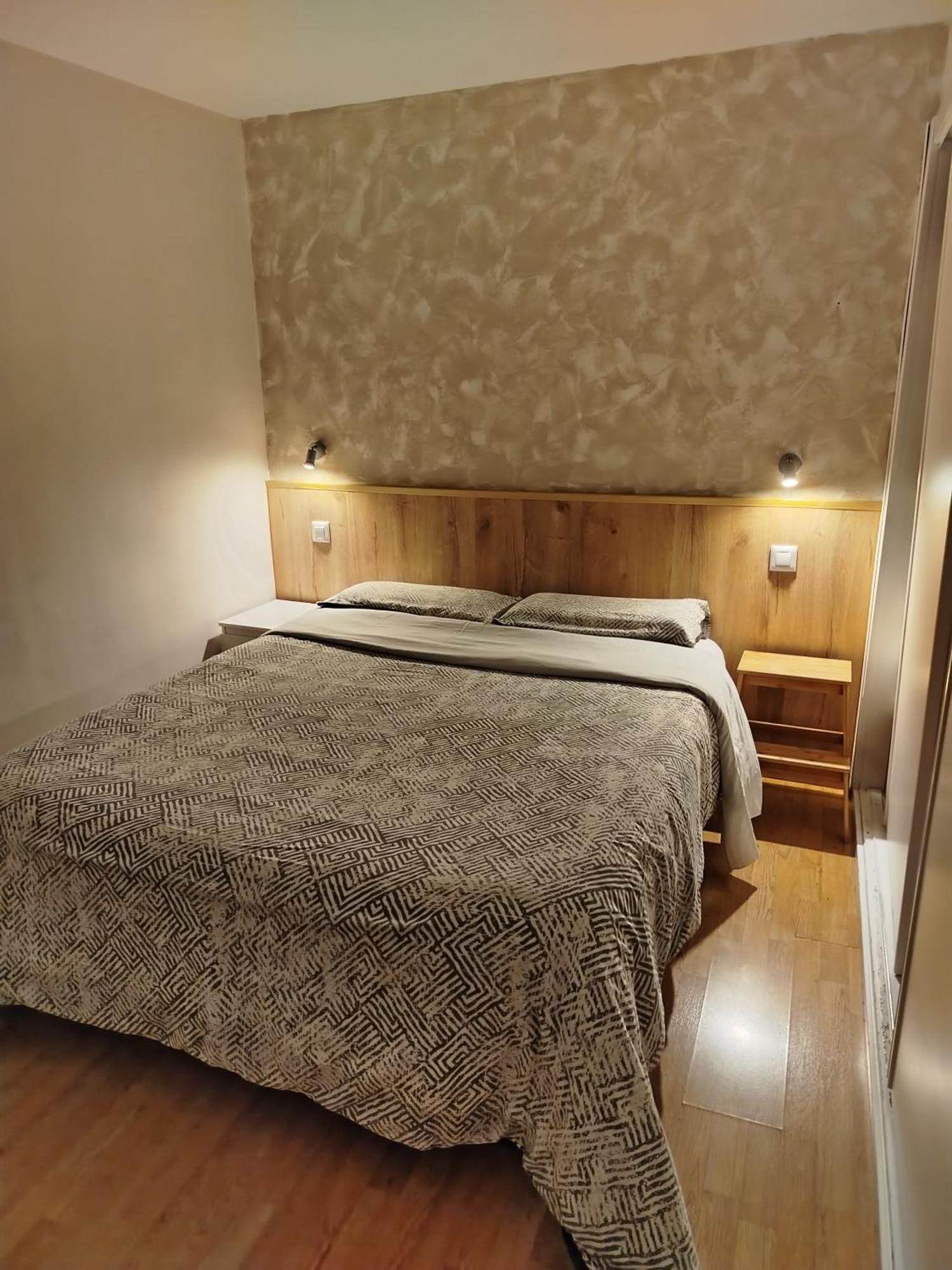 Hostal Santa Ana Colors Madrid Dış mekan fotoğraf
