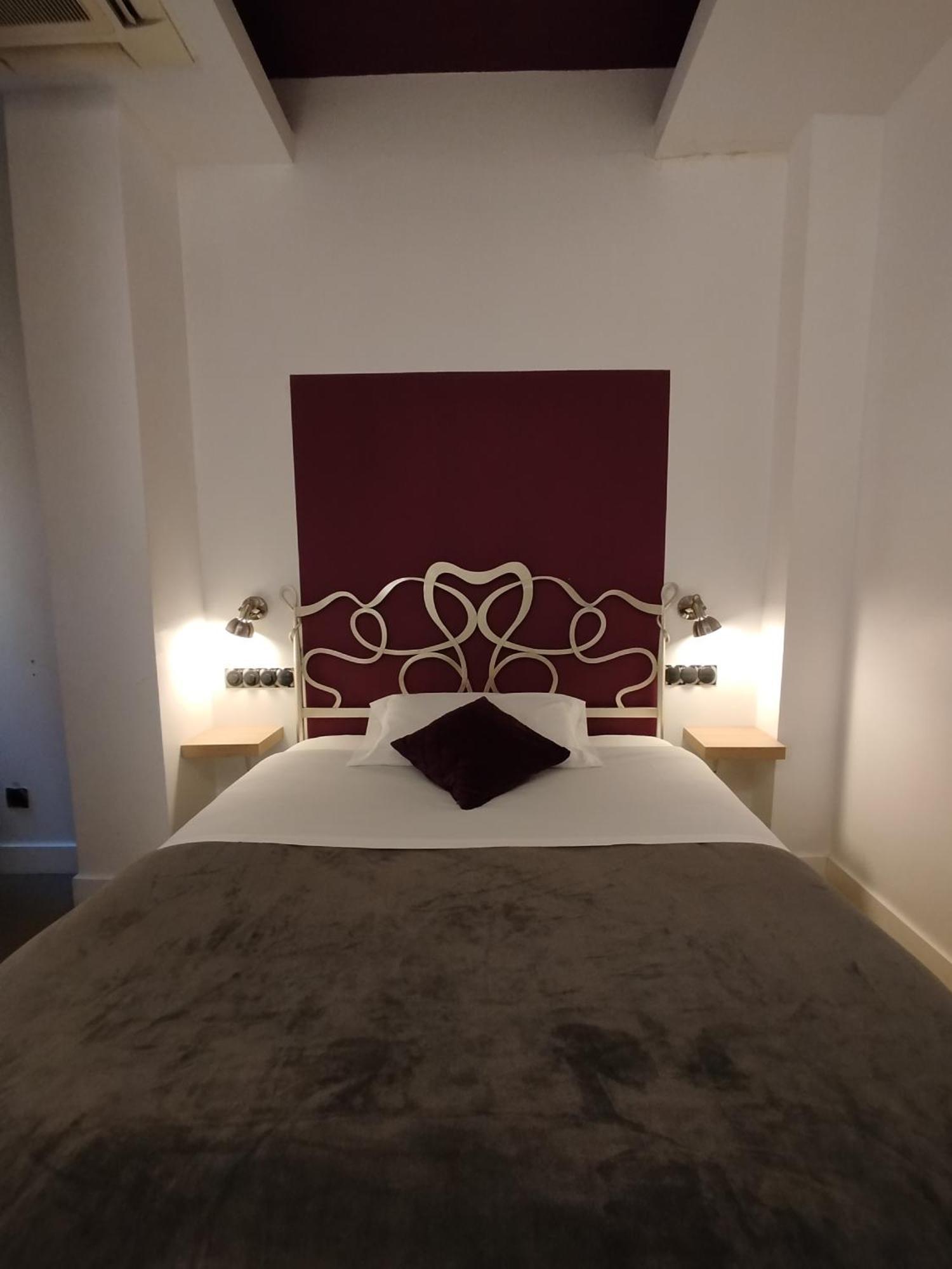 Hostal Santa Ana Colors Madrid Dış mekan fotoğraf
