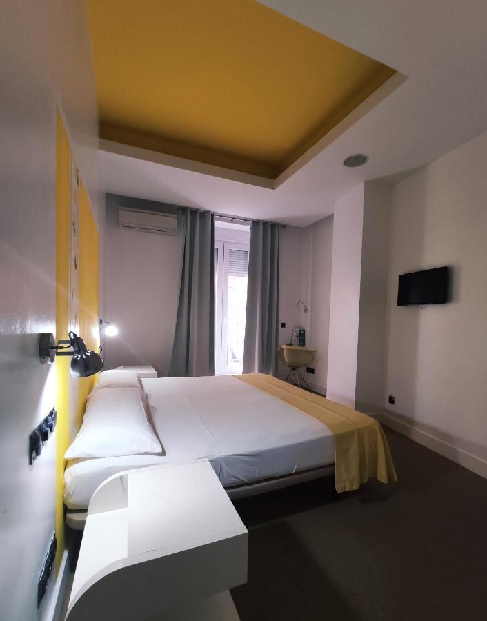 Hostal Santa Ana Colors Madrid Dış mekan fotoğraf